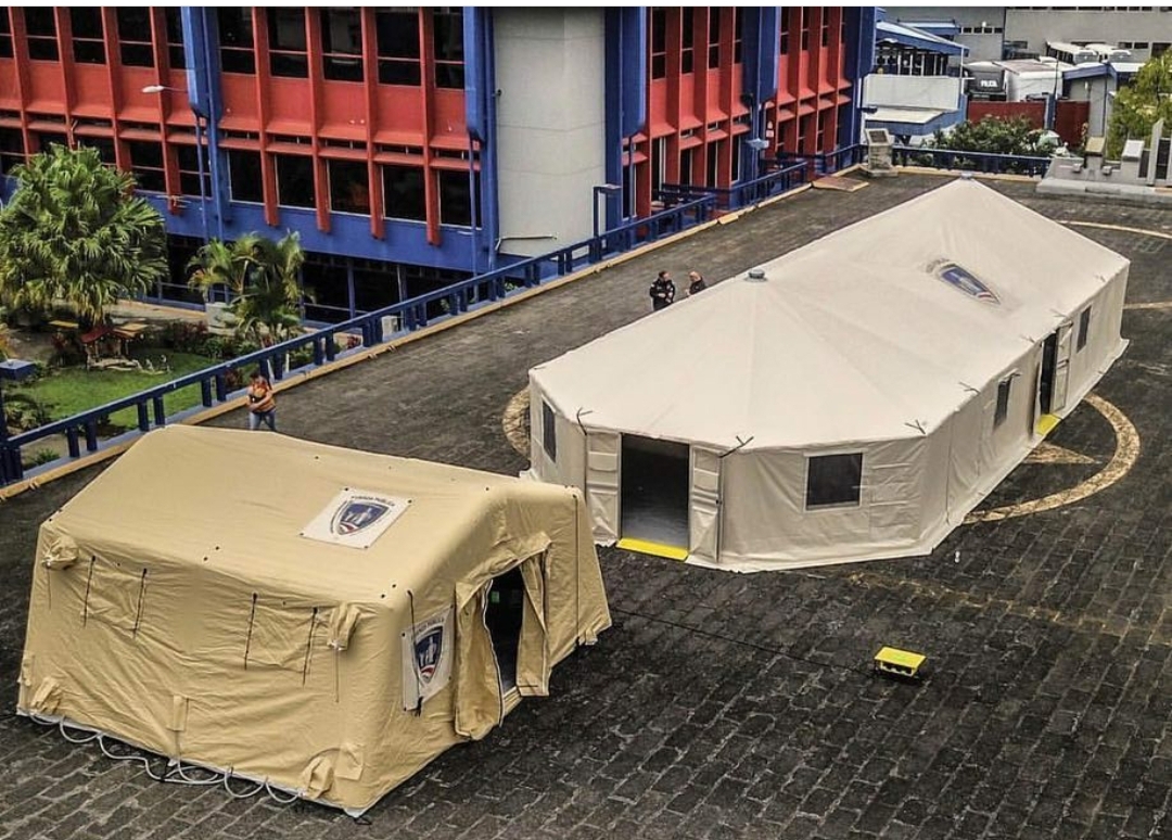 WesternShelters's tweet photo. Featuring @allfirecr I #repost I Western Shelter GateKeeper and Sentinel being setup for use outside of a hospital in Costa Rica.

Photo 📷@allfirecr

#westernshelter #shelter #gatekeeper #sentinelAirframe #sheltersystems #rapiddeployment #disasterpreparedness  #aid #prepare https://t.co/UeicP0Pg2V