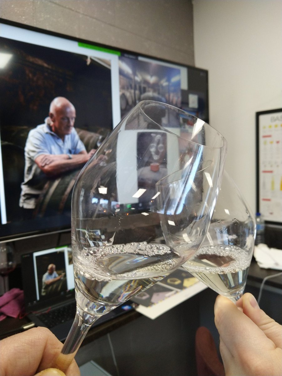 World exclusive of Egon Muller's Scharzhofberger Kabinett Riesling 2020. Thanks <a href="/egonmuller/">Egon Müller</a> #riesling <a href="/onlinewineclub/">The Online Wine Tasting Club</a> <a href="/TringWinery/">Tring Winery</a>