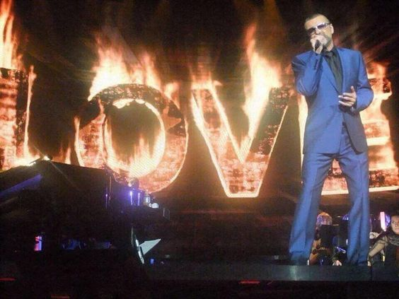 JoyNBR's tweet photo. ☆==☆===☆===☆==☆
@GeorgeMichael 💙💙
☆==☆===☆===☆==☆
#GeorgeMichael #GoingToATown #Vevo
George Michael - Going To A Town (Live)
https://t.co/5cjVE0d8lA https://t.co/B4XyeMDOq3
