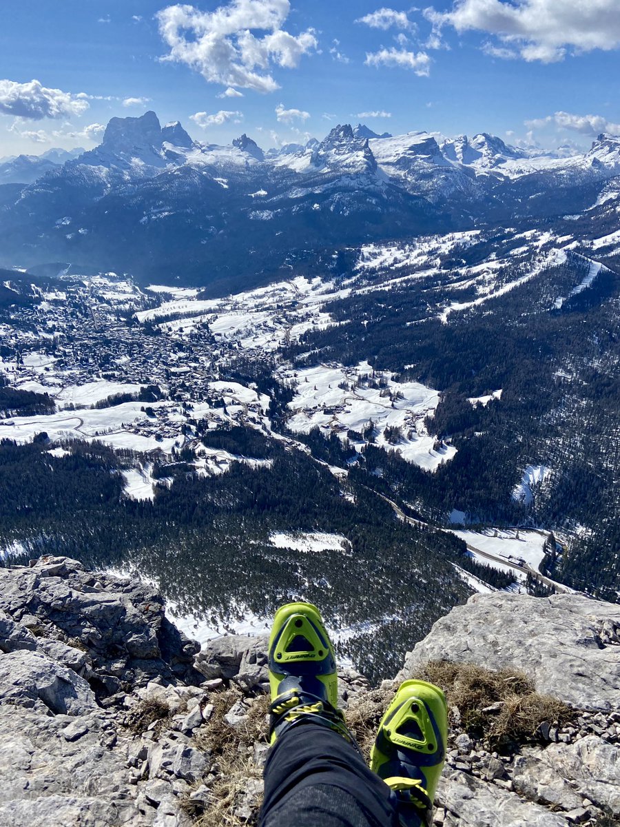 amanaco77's tweet photo. #Relax &amp; #Enjoy @cortinadolomiti from the TOP!
#cortinadampezzo #mycortina #skimo 
@cortina2021 @scuolscicortina @milanocortina26 @dolomiti_it @DolomitesUNESCO @DolomitSuperski https://t.co/INubWDHFsy