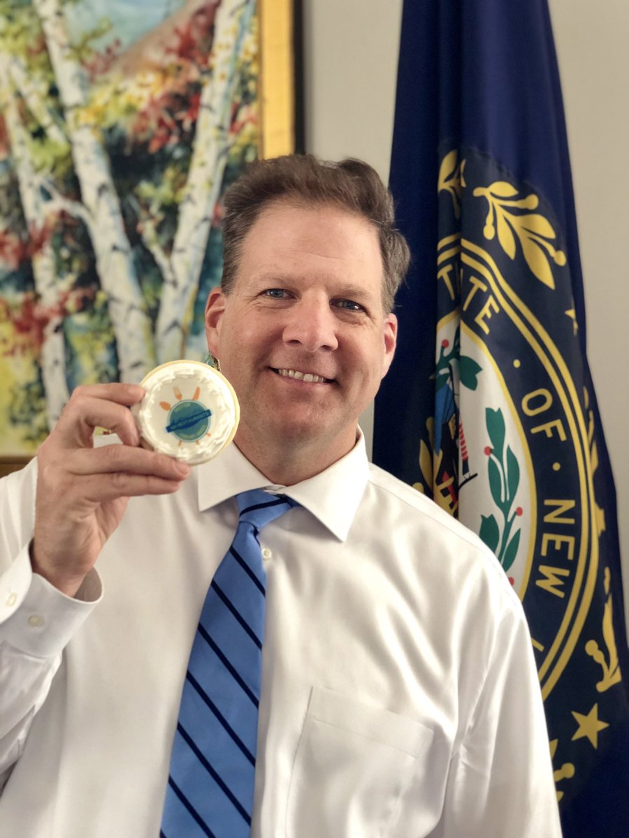 GovChrisSununu's tweet photo. Thanks to @RallyNH for dropping some awesome cookies from the Red Blazer in Concord off at my office today in support of #RallyForNHRestaurants! Whether it’s indoor or outdoor dining, or takeout, be sure to stop by and support your favorite local restaurant! #603Pride https://t.co/wFltB7gE5t