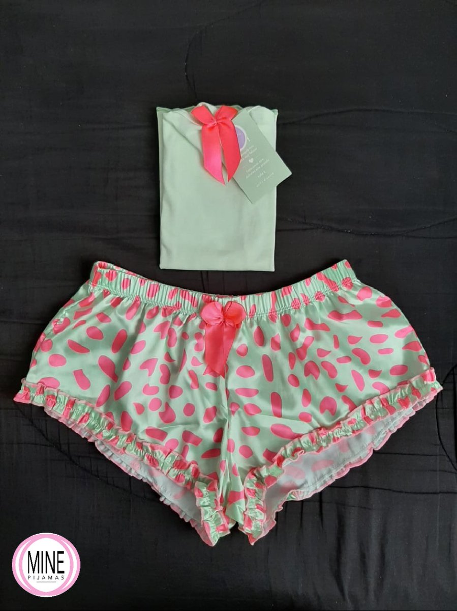 _villamn's tweet photo. Soy psicóloga y no he podido encontrar empleo, así que estoy vendiendo estas pijamas, las ventas han estado bajas y es mi fuente de dinero principal, me encantaría que Twitter hiciera su magia, soy confiable y hago envíos a todo el pais. https://t.co/RS4BXJRnhg