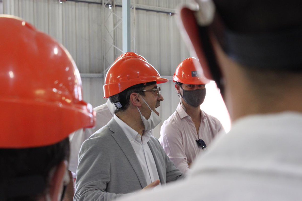 MRappallini's tweet photo. Gracias a los integrantes de @UIPBA y @UIAcomunicacion que hoy se sumaron a la recorrida por la fábrica de Cerámica Alberdi, en la que pude contarles el proceso productivo desde la llegada de la materia prima, hasta que las cerámicas quedan listas para su venta y exportación. https://t.co/N6W1fHIYMn
