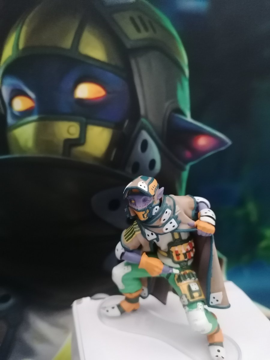 <a href="/jfk0677/">JFK</a> 👏👏👏👊💛 pour sa victoire à #afkbounds ce soir et son bon d'achat de 10€ <a href="/Playin_by_MB/">Playin</a> et bien-sur le tapis et la belle figurine #shadow @Asmodee_fr <a href="/FFG_France/">Asmodee Experts</a>