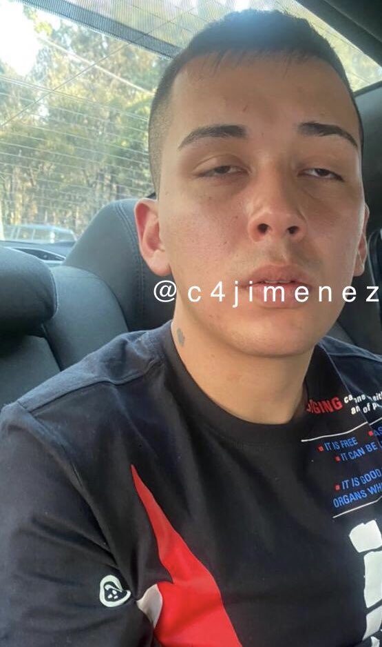 c4jimenez's tweet photo. LADRÓN de CASAS
Es Victor Moreno.
Así entró con su banda a robar la casa de un ciudadano Chino, en @Narvarte_ @BJAlcaldia
Lo golpearon y asaltaron.
Agentes de inteligencia de @SSC_CDMX lo hallaron hoy y lo detuvieron.
Ya lo llevan a @FiscaliaCDMX
Si ud lo reconoce, denúncielo! https://t.co/gIKzpMiq3Z