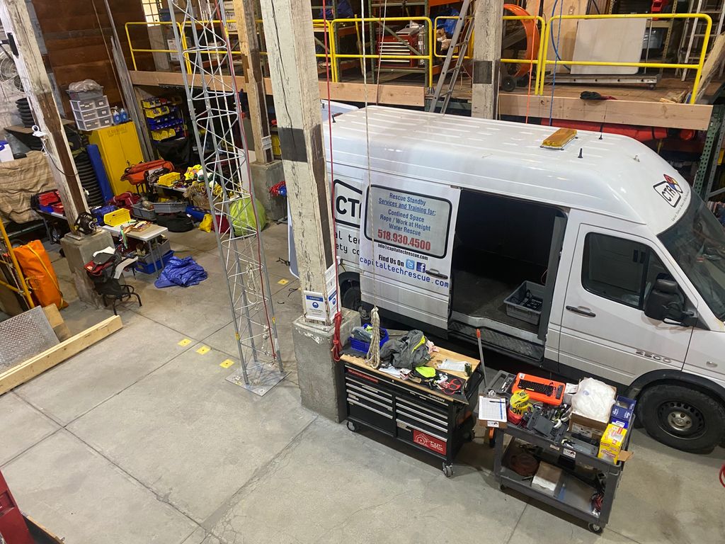 CapTechRescue's tweet image. We’ve been spending time this week to up for another work van and getting ready to retire one. 

Plus spent some time playing around with some rigging in the shop for a standby rescue of a horizontal entry into a large vertical space, with little structural anchor points.