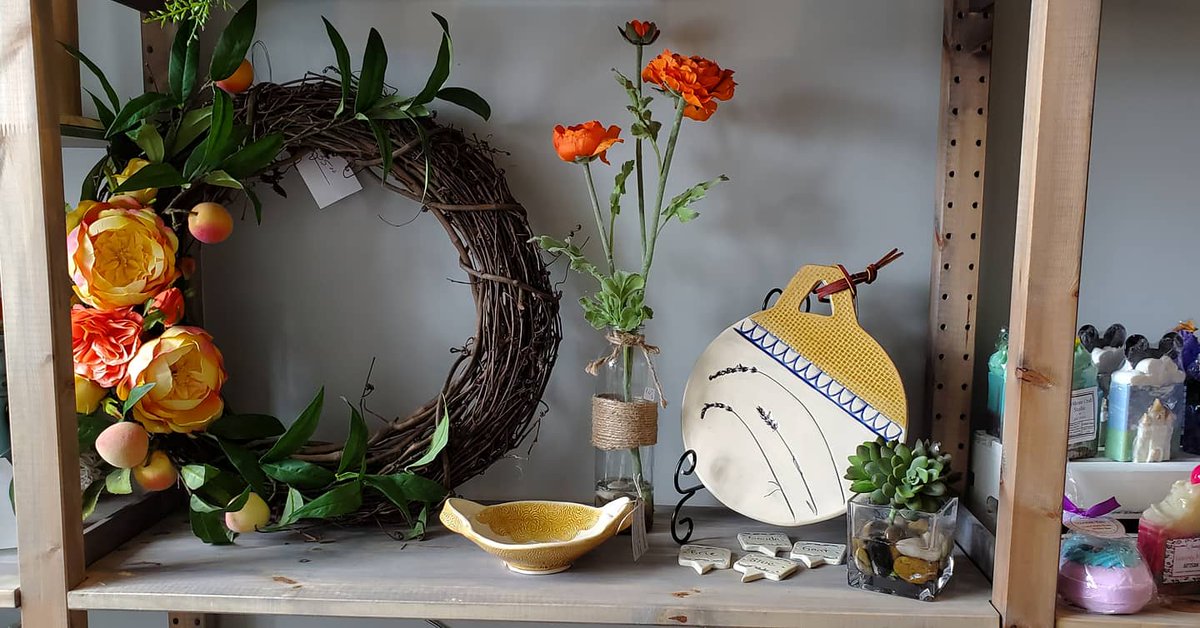 Check out Art on the Edge for new home decor, jewelry and more. 🤩

#homedecor #hawleypa #poconomtns #poconos #artontheedge #hawleysilkmill #jewelry #clothingshop #shoplocal #shopsmall