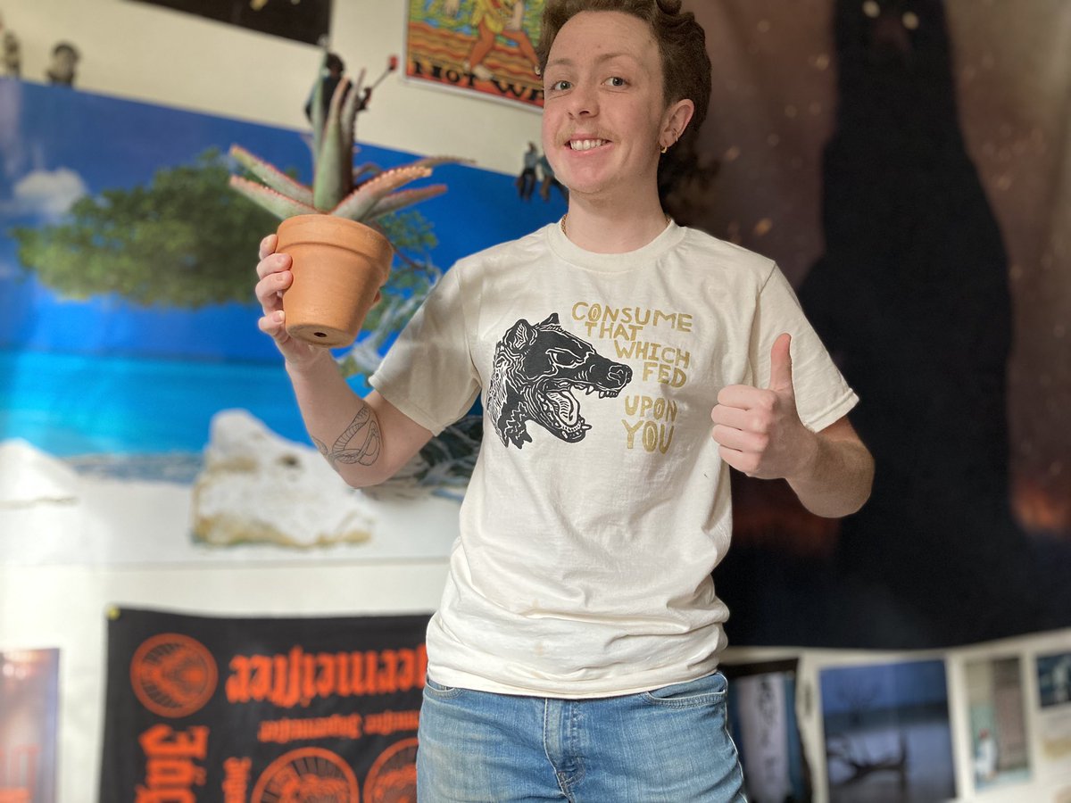 optictuna's tweet image. Come get y’all’s shirts! Link in bioooo