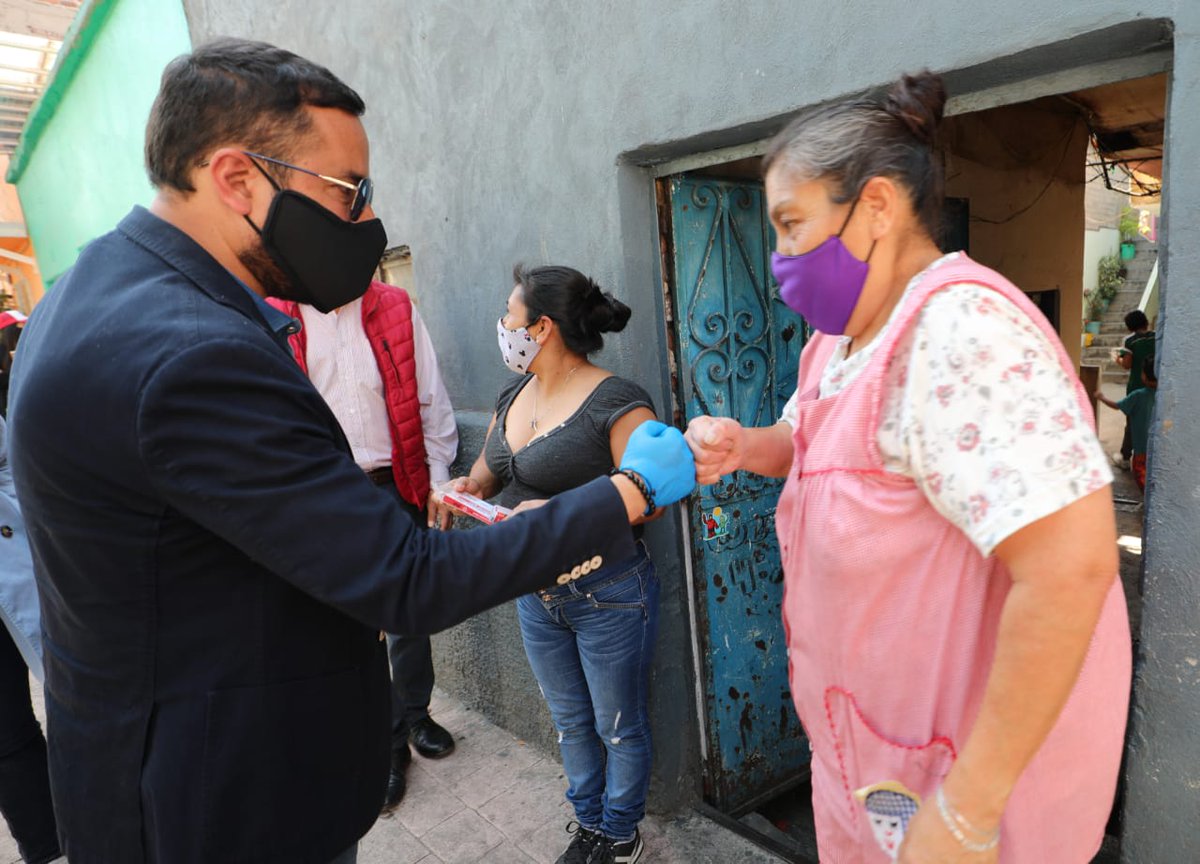 vromog's tweet photo. Recorrimos junto con el equipo de la @AlcaldiaMHmx la colonia #AmpliaciónGranada para atender las solicitudes vecinales y acercar todos los servicios en el #DiarioCONTIGO

#MHelCorazónDeLaCapital https://t.co/qaHYcQ4Ioq