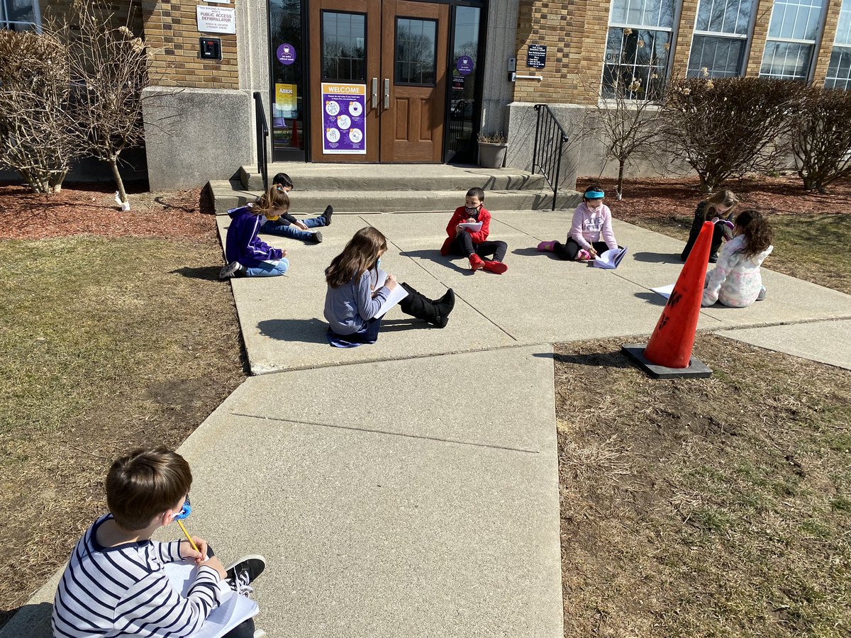 mscappa303's tweet photo. We took advantage of the weather yesterday and today! No better place to take down observations for poetry ideas, than outside in the sunshine! #parkavepride https://t.co/XD98jYYtkA