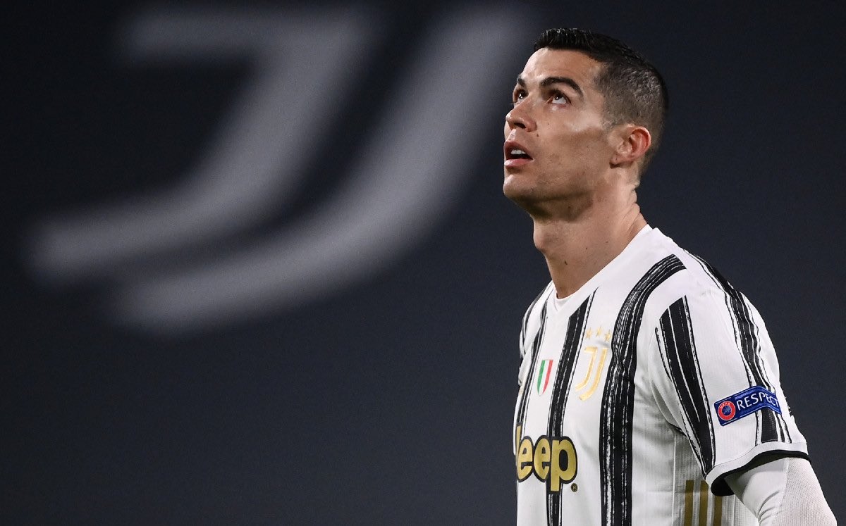 Ramoncabreragon's tweet photo. ¡Ya no lo quieren! La Juventus pone a Cristiano Ronaldo en venta. https://t.co/lARZaNIpkB ahora resulta que el fracaso es por el, sino hubiera sido por él no de la fase de grupo pasan https://t.co/GXGY9Yg0kY