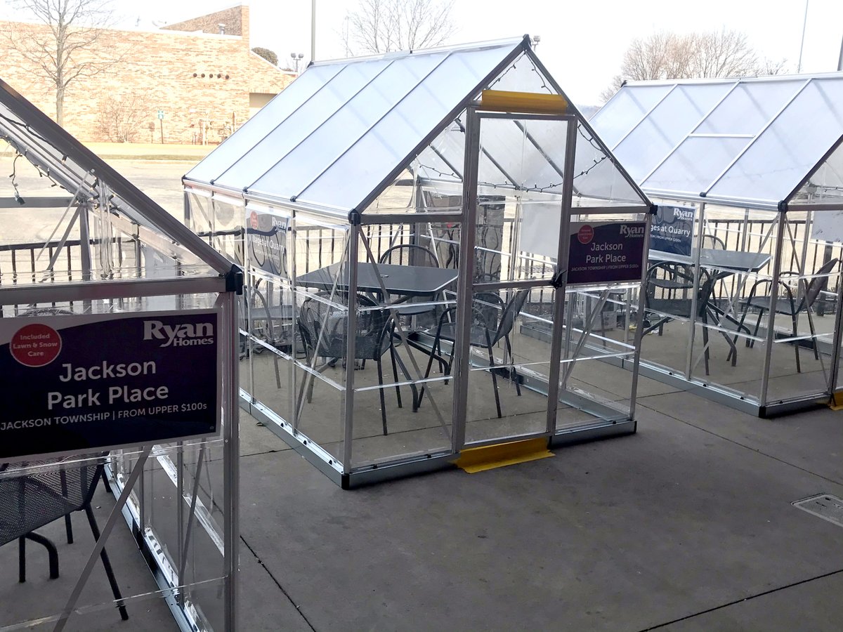 AtTheStrip's tweet photo. ICYMI, our outdoor #WinterCottages are now open @redrobinburgers! Stop by today for a cozy, fun, and most importantly, safe experience! 🏠

Thanks to our cottage sponsor @RyanHomes1948 for helping make these great dining options available to us all! 

➡️ https://t.co/31nk6dxaak https://t.co/sXybs5qNwi