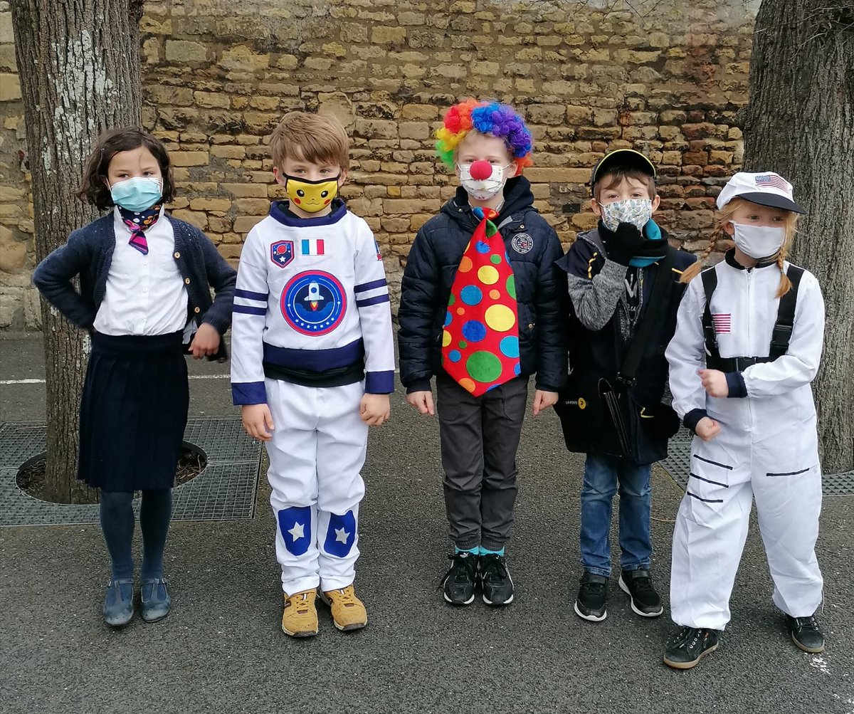 CaenEcole's tweet photo. Aujourd’hui, c’est la mi-carême, vive le carnaval ! Nous avons défilé, dansé, mangé des crêpes... Cela fait du bien de faire la fête et de se réjouir... https://t.co/FehjLwJbQM