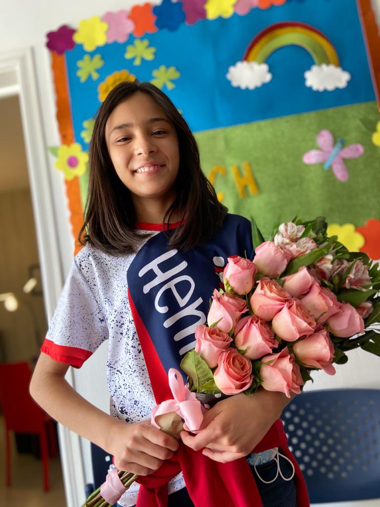 Davidhdzniurk's tweet photo. Felices 13 años! Te prometí que por cada año que cumplieras, una flor por cada aniversario; Ya llevamos 13! El tiempo no se detiene! Pero tampoco el amor que te tengo! #MiFlaca https://t.co/zqIoWJb5Dx