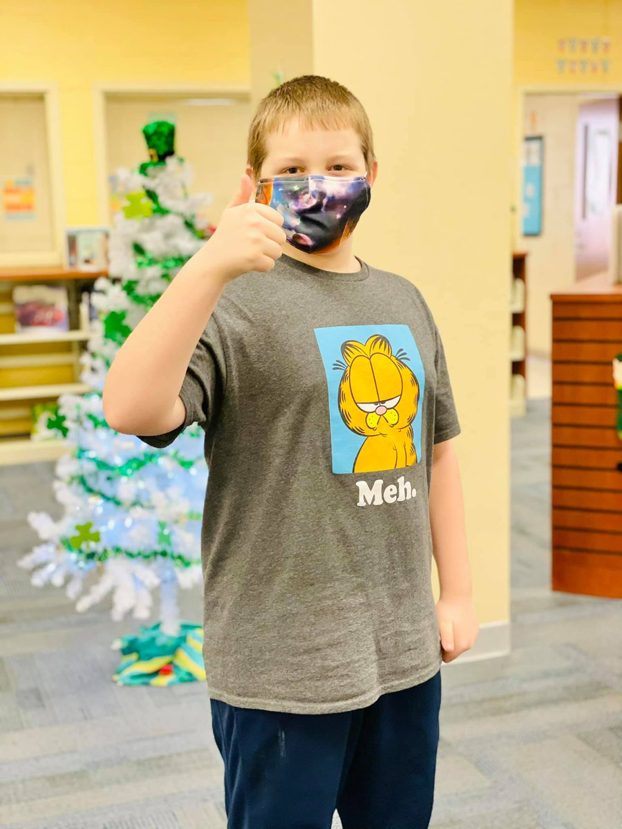 OceanBay_Elem's tweet photo. In the midst of our superheroes, it was great to see these classic and reimagined graphic novel and comic strip characters! #HCSLibraryMedia #OBEreads @HCSInfo https://t.co/8nhMKiXz6s
