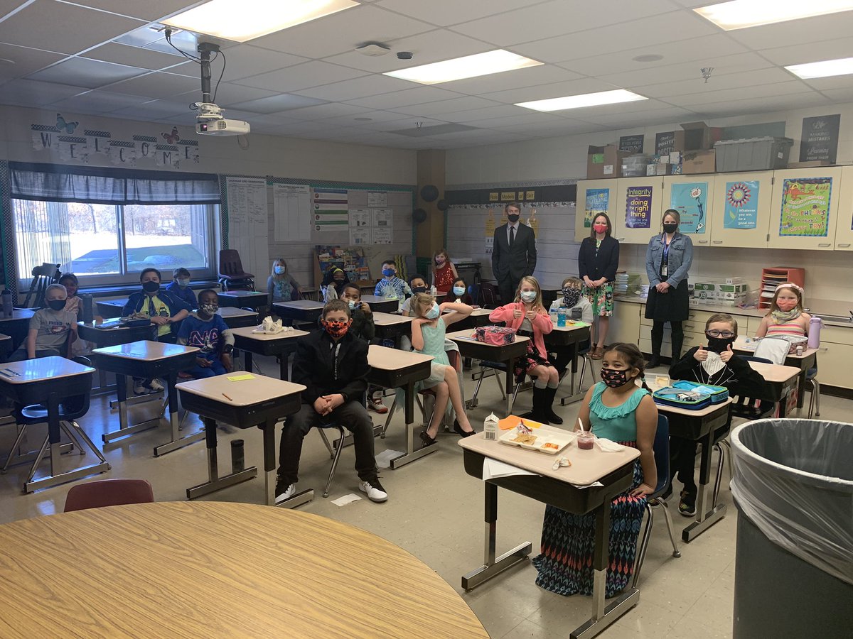 MrVanBockel's tweet photo. Since we have lunch in the classroom, we have been practicing manners and had our Fancy Dinner with @LillianDeRung and @HeidiKouba today! 

Very proud of their manners, that they asked ?s that showed they cared about the person, &amp; their fancy attire! #WeAreEisenhower #ahschools https://t.co/pZ4rTmt5WT