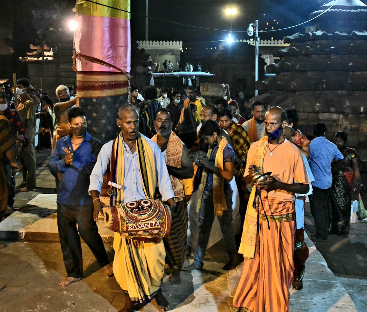 sagarma01399975's tweet image. From Lingaraj Temple

#MahaShivaratri #sagarkumar #LingarajTemple #Bhubaneswar #Odisha