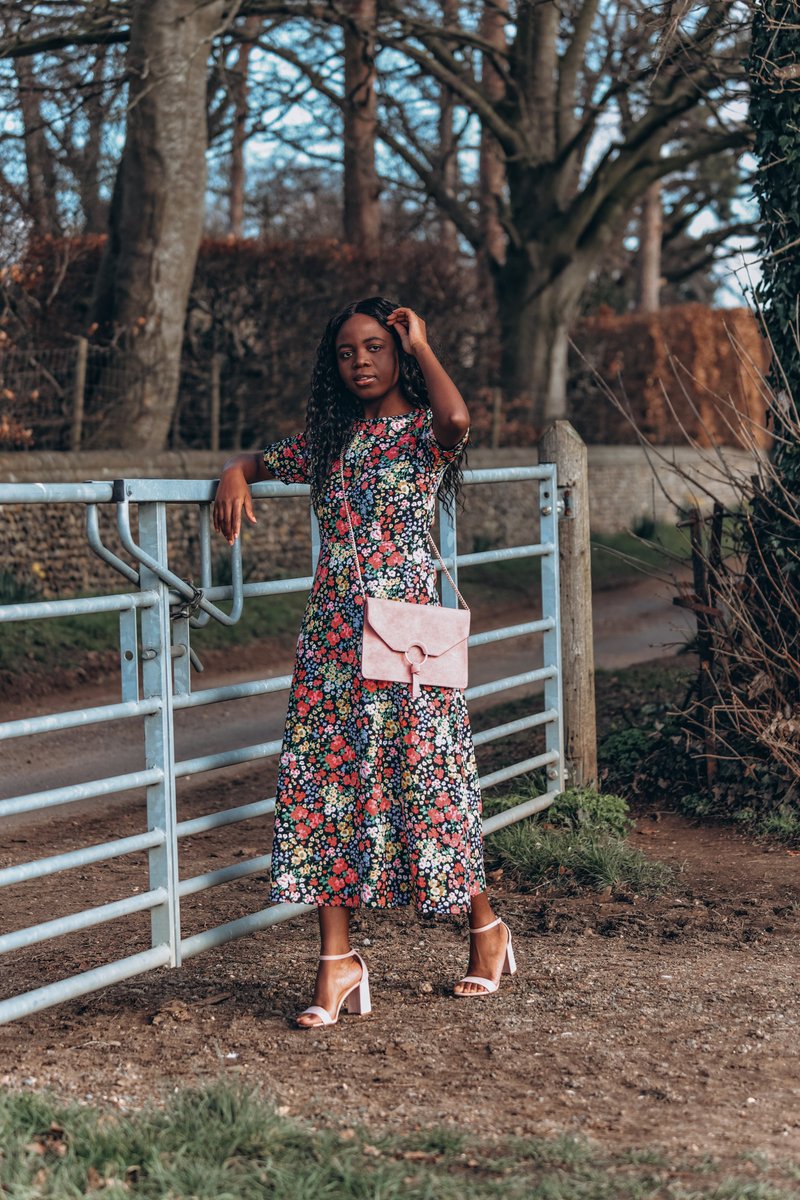 Matalan's tweet image. The ultimate dress of dreams... 🌺🌼

Shop this season's must have dress online &amp;gt; bit.ly/2OKZngY

#BringOnSpring
