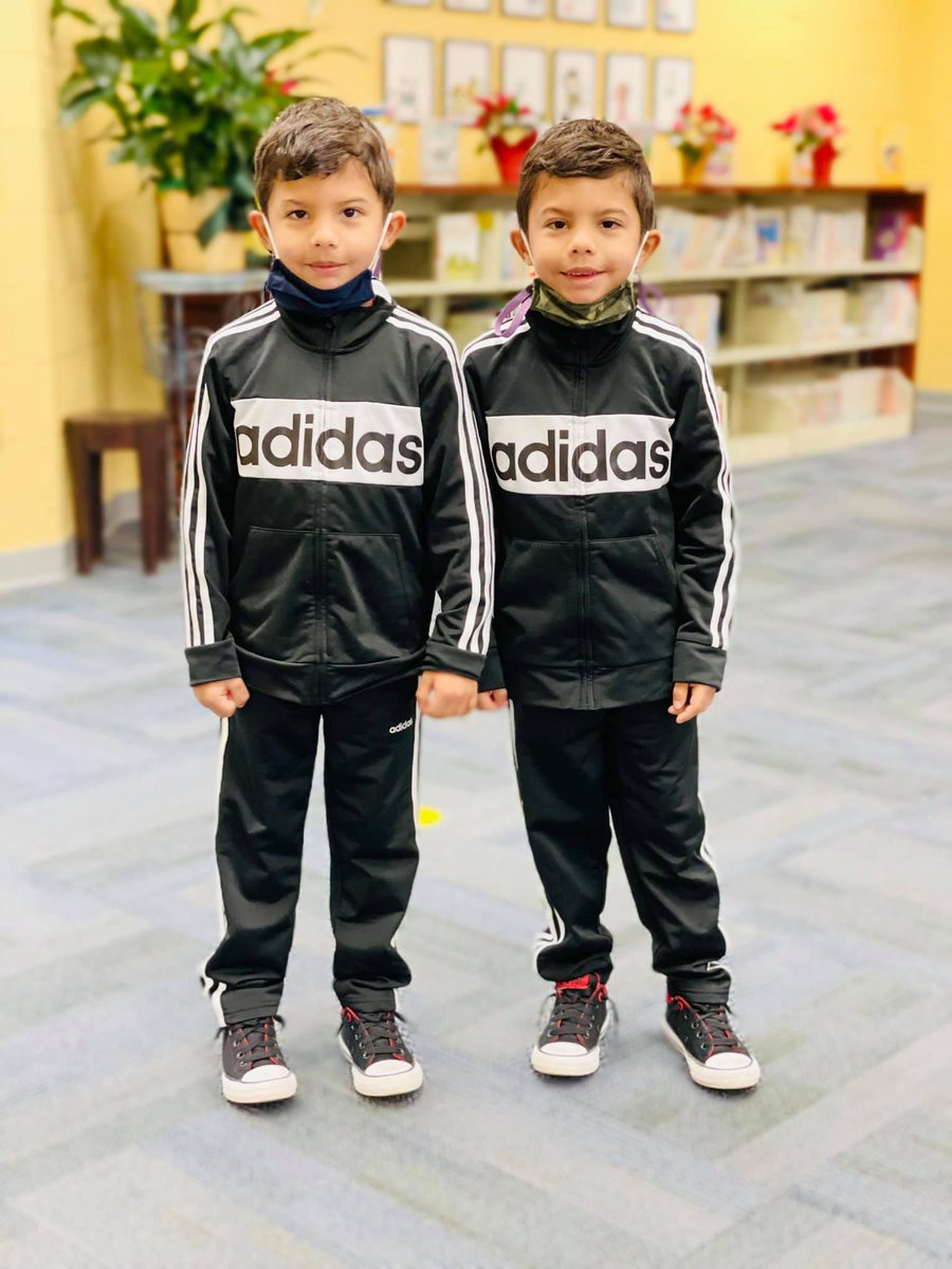 OceanBay_Elem's tweet photo. Today for #ReadAcrossAmericaAtOBE our genre focus was #Nonfiction and students were encouraged “to read a thing or two about something that interests you” and Twin With A Friend #TwinDay #hcslibrarymedia #OBEreads @HCSInfo https://t.co/77LlFHQ1in