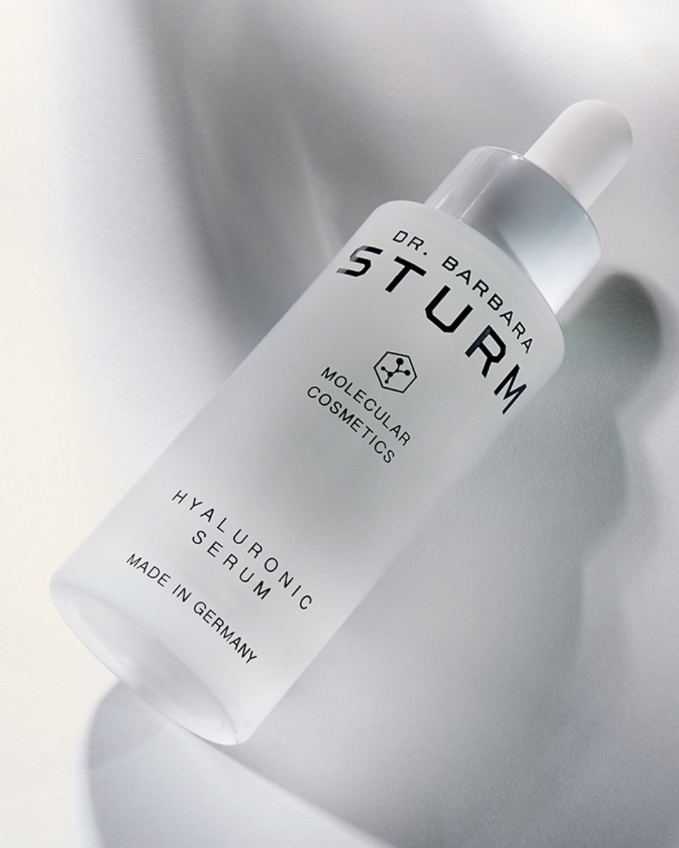 HoltRenfrew's tweet image. New at Holts | Dr. Barbara Sturm is a world-renowned aesthetic skin doctor. Famous for the signature STURMGLOWTM, her skincare approach is inspired by her research into anti-inflammatory medicine and is uniquely non-aggressive. #DrBarbaraSturm #SturmGlow &amp;gt; bit.ly/2O85zjd