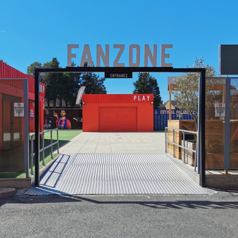 Selhurst_Park's tweet photo. Summer at Selhurst! ☀️

Whether you want to enjoy a summer party in the Fanzone or play on the pitch with friends, family and colleagues, summer at Selhurst is the perfect time of year to host an event! 🍔🍹

Enquire now! 👇

#CPFC | https://t.co/BPRXzIDOOS
