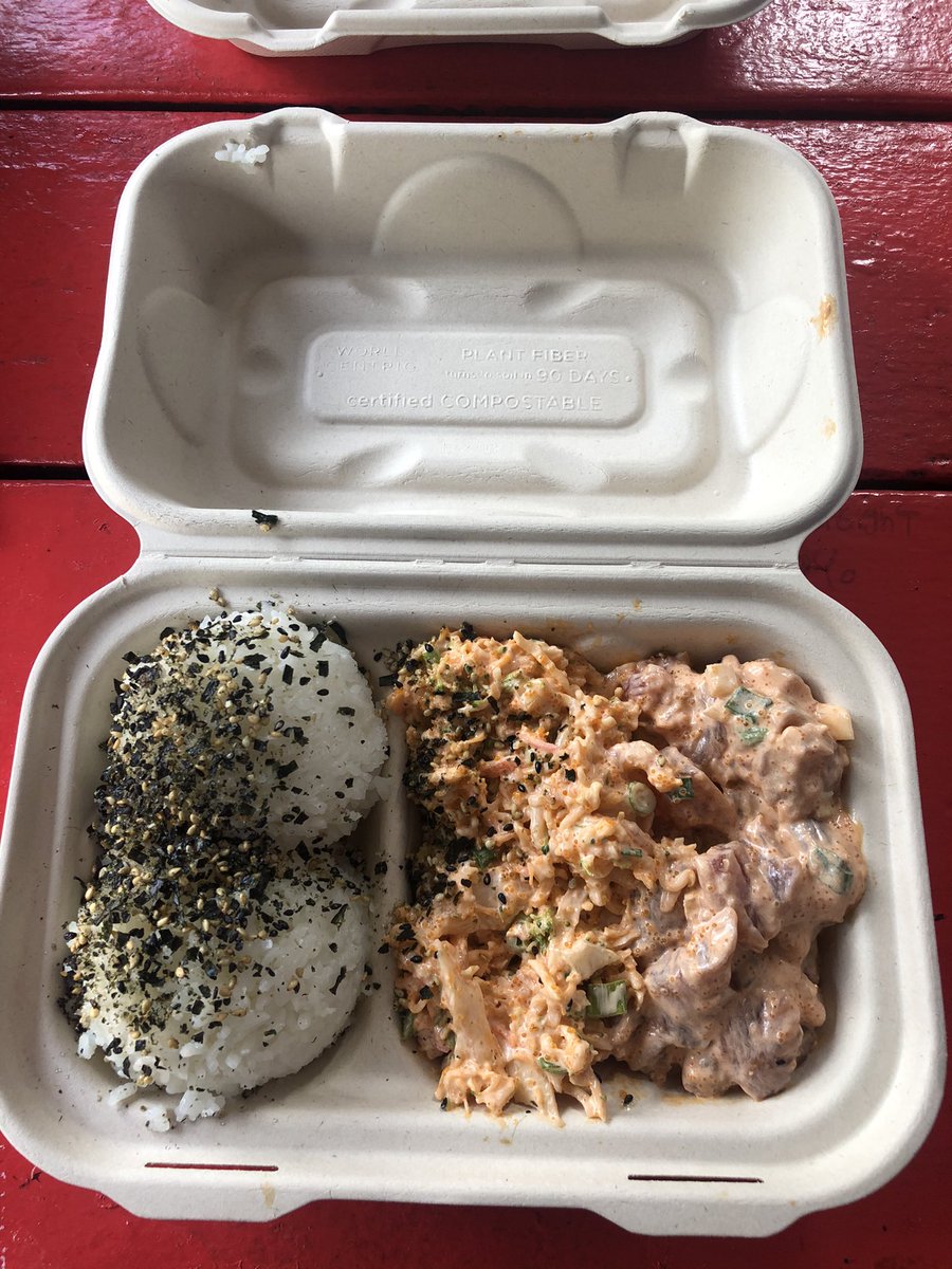 _mattchewwws's tweet photo. If you say Po-key instead of Poh-keh, I know which one you’re eating 🤔 https://t.co/2PHMBr0pJf