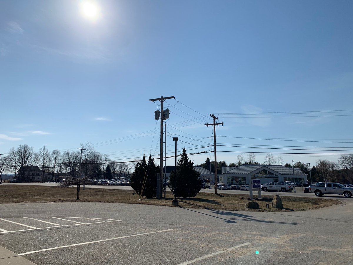 Name that object! It's very bright and is providing quite a nice warmth to the Town of Stratham. While it may be nice outside, keep an eye on your speed. Officers are out keeping everyone safe. #herecomesthesun