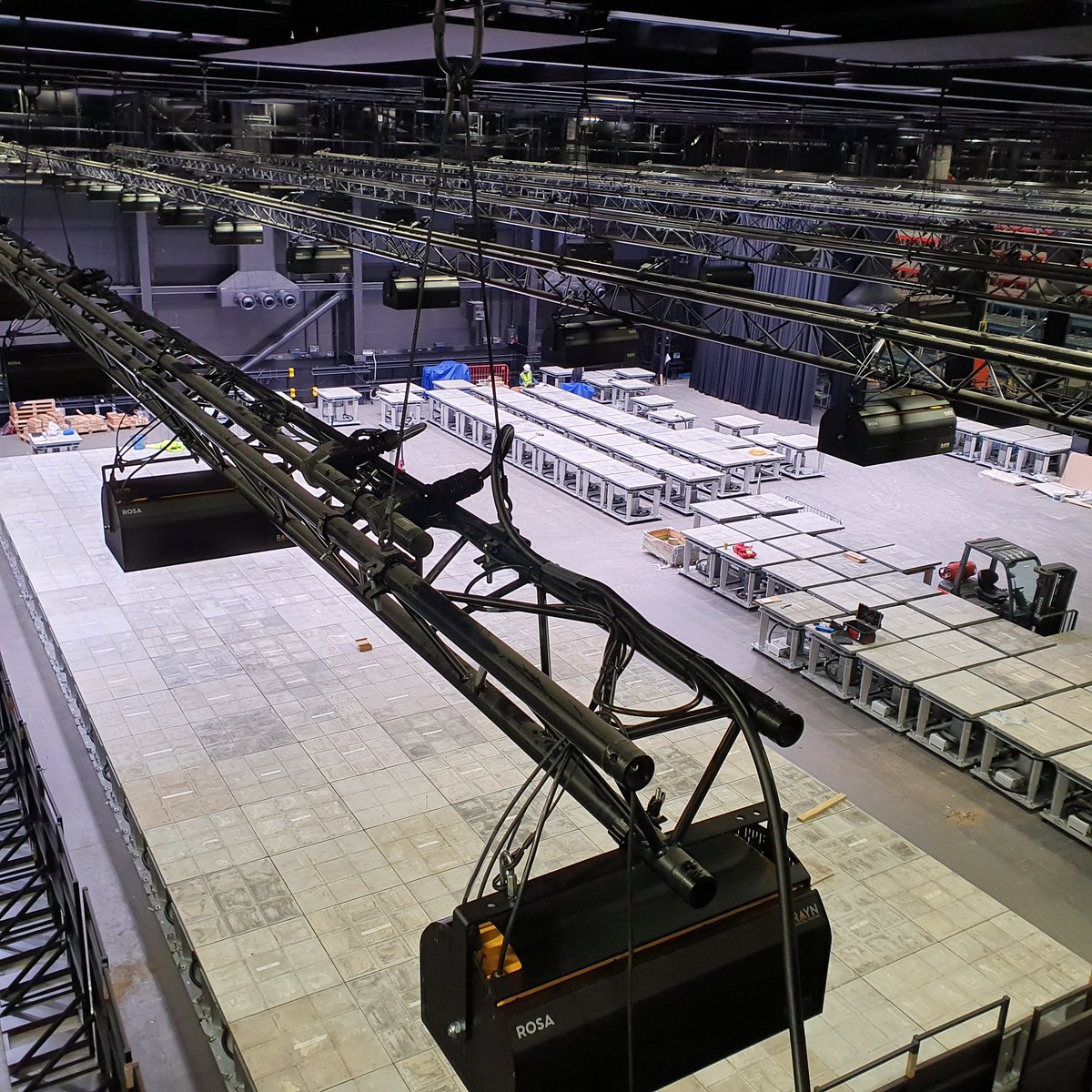 PEARLplace (@pearlplace_) on Twitter photo @NickTyler4 <a href="/CTS_UCL/">UCL Centre for Transport Studies</a> the new lighting system at PEARL is energised for the first time... @NickTyler4 <a href="/CTS_UCL/">UCL Centre for Transport Studies</a> the new lighting system at PEARL is energised for the first time...