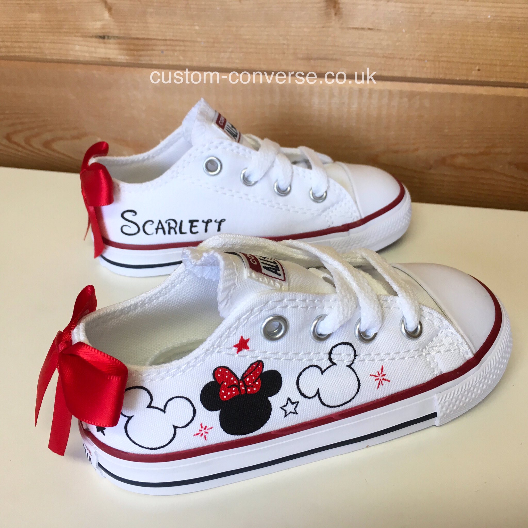 Minnie converse deals