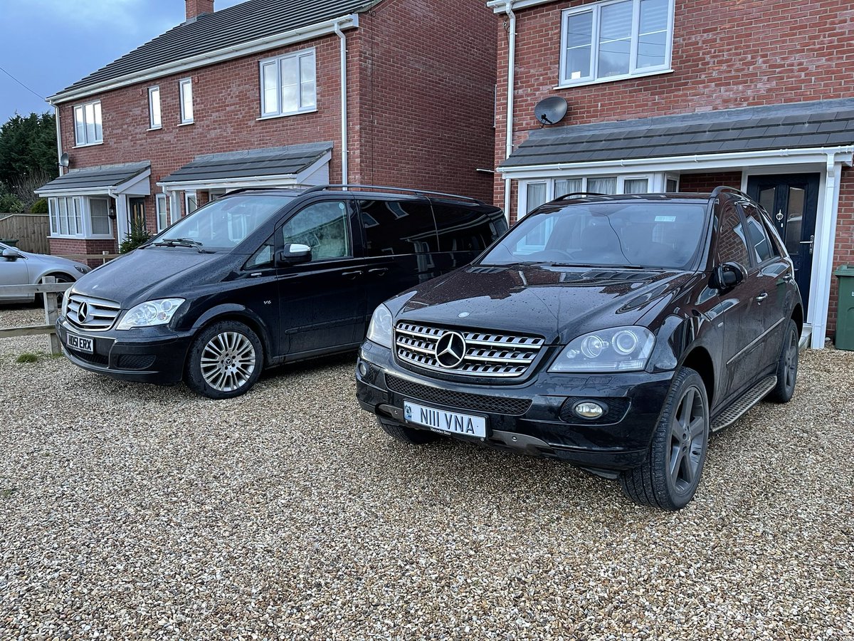 AutoInfatuation's tweet photo. @ThePollitt 1. BMW X5 4.8is (Hooptie/Most unreliable)
2. Audi A8 4.2 TDI Sport SWB (Best/Most Reliable
3. Current cars of 1yr (MB Viano & ML 3.0 CDIs)
4. Wanted as next car (FL W221 S63L AMG π
)
#TwitterCarShow https://t.co/wcaa8BVzQB