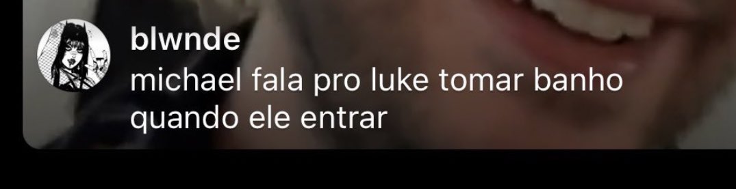 5sosfamBr's tweet photo. a adm está rindo até mijar https://t.co/qGMoTQyLBK
