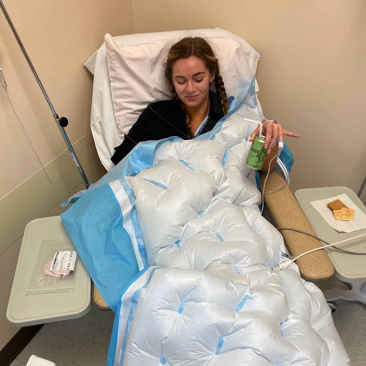 annajay___'s tweet photo. Hi everyone :) I just got out of my shoulder surgery, and all is well. For the next two days I will most likely sleep and eat only ice cream and soup. But after that...I will be working my ass off in any way I can. Thanks for all of the support and well wishes. 🙏🏼❣️ -99 https://t.co/p12hX4DWgQ