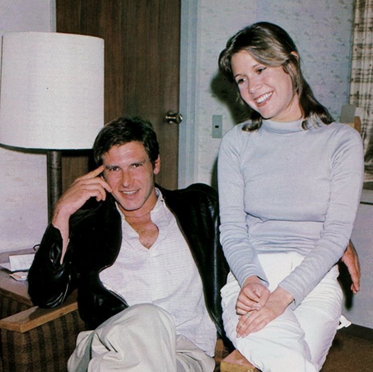 Briedonnaspears's tweet photo. #integracionsw
holaa busco más mutuals a que les guste Star Wars,mis personajes favoritos son Leia y Rey,mi película favorita es el imperio contraataca y staneo a Carrie y Billie ✨ https://t.co/9WZ5VKCJoF