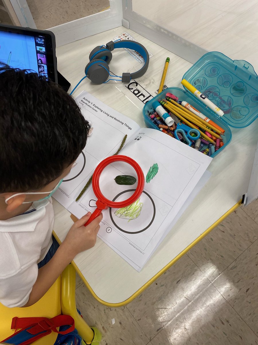 PLE_Panthers's tweet photo. Our PreKinder students are excited about their #losfresnospltw lessons! #pltw #pltwdistancelearning https://t.co/JStBPOBtr7