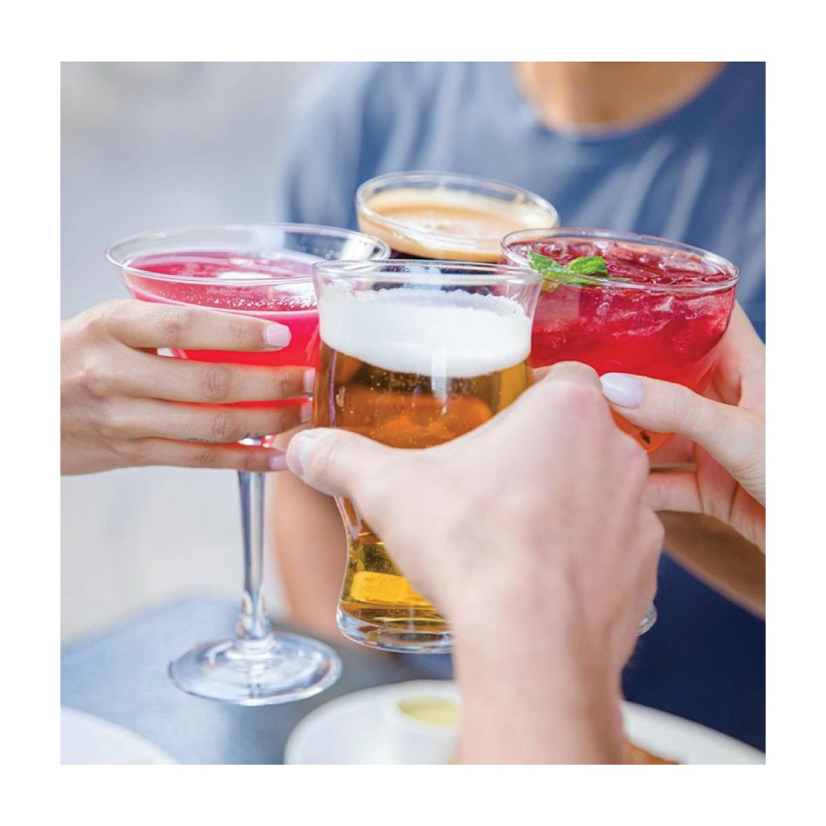 You + your friends + Yard House = The perfect #ThirstyThursday! 🍹