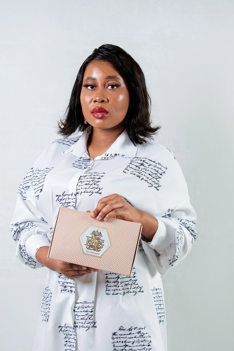 RoyalSkinny1's tweet image. Hello Twitter. Me and my friend are working so hard to make great photos to feature on @houseofbng page and also make it to be their ambassadors one day. Please retweet.
@bonang_m @houseofbng #BNGNectar #HouseOfBNG #SizofundaNgenkani2021 #education #MthokozisiNtumba #WitsProtests