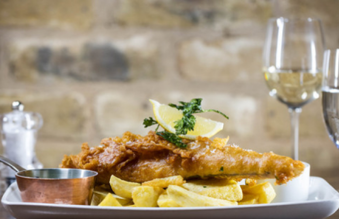WineRacksMarcus's tweet photo. Another St. Patrick's Day pairing of Fish &amp; Chips is with a Riesling. The lemony-citrusy qualities of riesling make it delicate enough to go with the delicateness of the fish. Its grapefruit character goes nicely with the texture of the chip.  #StPatsDay #Riesling #Fish&amp;Chips https://t.co/cMQi6Tpyqy