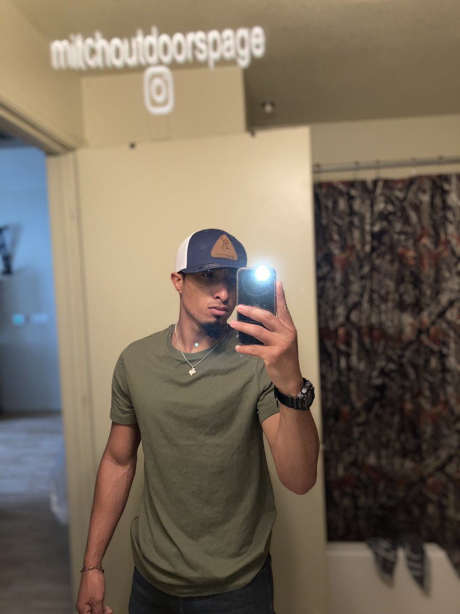 michaelMoneyMi3's tweet photo. Just a Thursday vibe O’l son.
#bassfishing #hunting #fishing  #texas https://t.co/oFkxDZzbVt