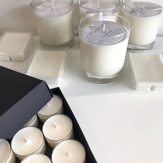 We had a busy evening making our candles &amp; wax melts. They are now ready to be personalised and beautifully packaged ready for delivery.

🕯🎁🖤

#handmade #handpouredcandles #soywaxmelts #soywaxcandles #giftideas #personalisedgifts #soywaxtealights #giftsforher #giftsforhim