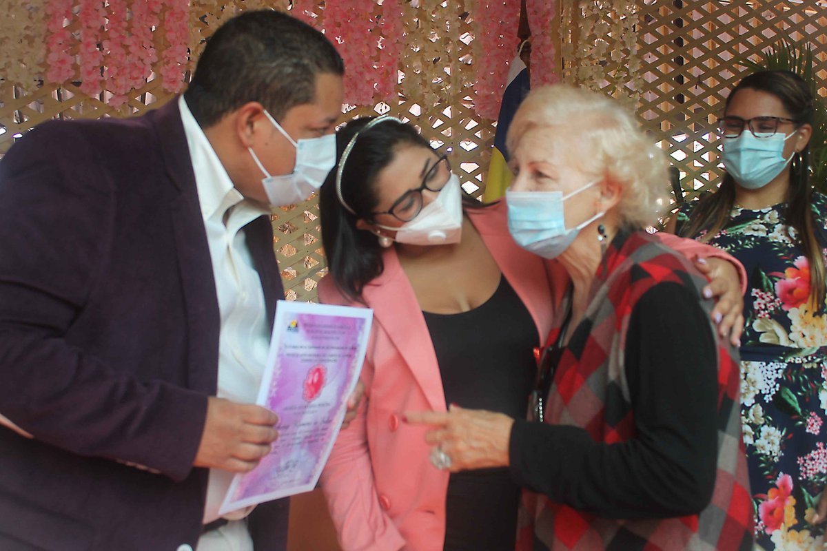 OmiColina's tweet photo. .:Alcaldía Bolivariana del Municipio Colina:.: Reconocidas diez mujeres colinenses con la Orden M... https://t.co/f9WWeh27NM https://t.co/dvHR41h5Ss