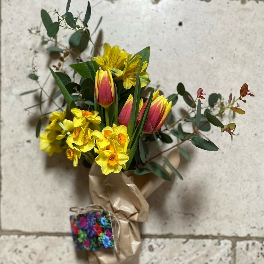 myflowerpatch's tweet image. We are now SOLD OUT for Mother's Day weekend - thank you so much for your support. 

You can still purchase lovely posies of British Flowers created by us for £15 via RED LION Freehouse on Saturday and Sunday whilst stocks last. Grab some delicious Baker… instagr.am/p/CMSk-3ijdWG/