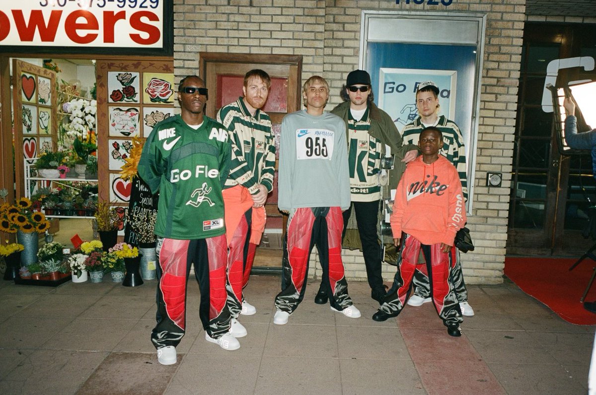 corruptedray001's tweet photo. me &amp; the gang for cactus plant x nike!!!🔥 https://t.co/SmHzuJn8Cj