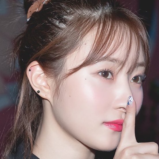 suatiny's tweet image. “ass or tits” bro the mole dotted side of bora’s face