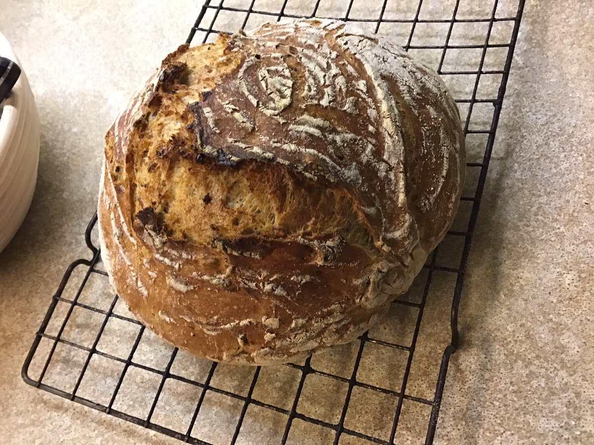 Quizzie's tweet photo. Just finished baking 40% granary #flourwatersaltyeast #kenforkish #bread #breadit #baking https://t.co/1o1ySrQqlZ