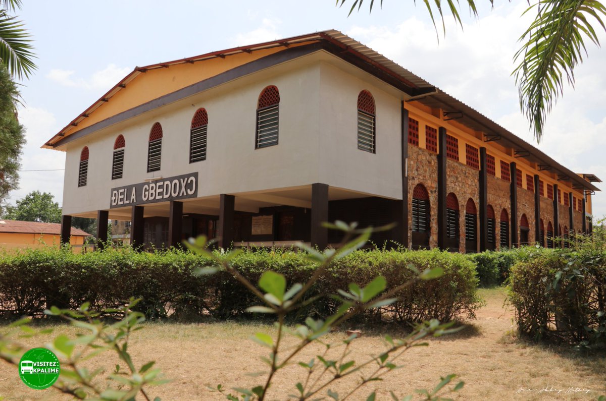 visitezkpalime's tweet photo. 📌Kpalimé, Togo🇹🇬
Patrimoine religieux

[⛪️ĐELA GBEDOXƆ, Paroisse Kpalime Aƒegame #EEPT]

🔴Arrêtons-nous un instant sur ces images
Que de souvenir🥰 : #Baptême • #Catéchèse • #Confirmation • #Mariage • #Veille • #Messe
Lien post👉https://t.co/hm7RhT2ubP

#MivaKpalimé
#TT228 https://t.co/Oz7CKIa6o0
