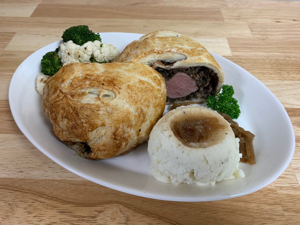 STCLAIRTEC's tweet photo. What did you do in school today? @StClairTEC Culinary students made Beef Wellington! https://t.co/jCxaZXld9I