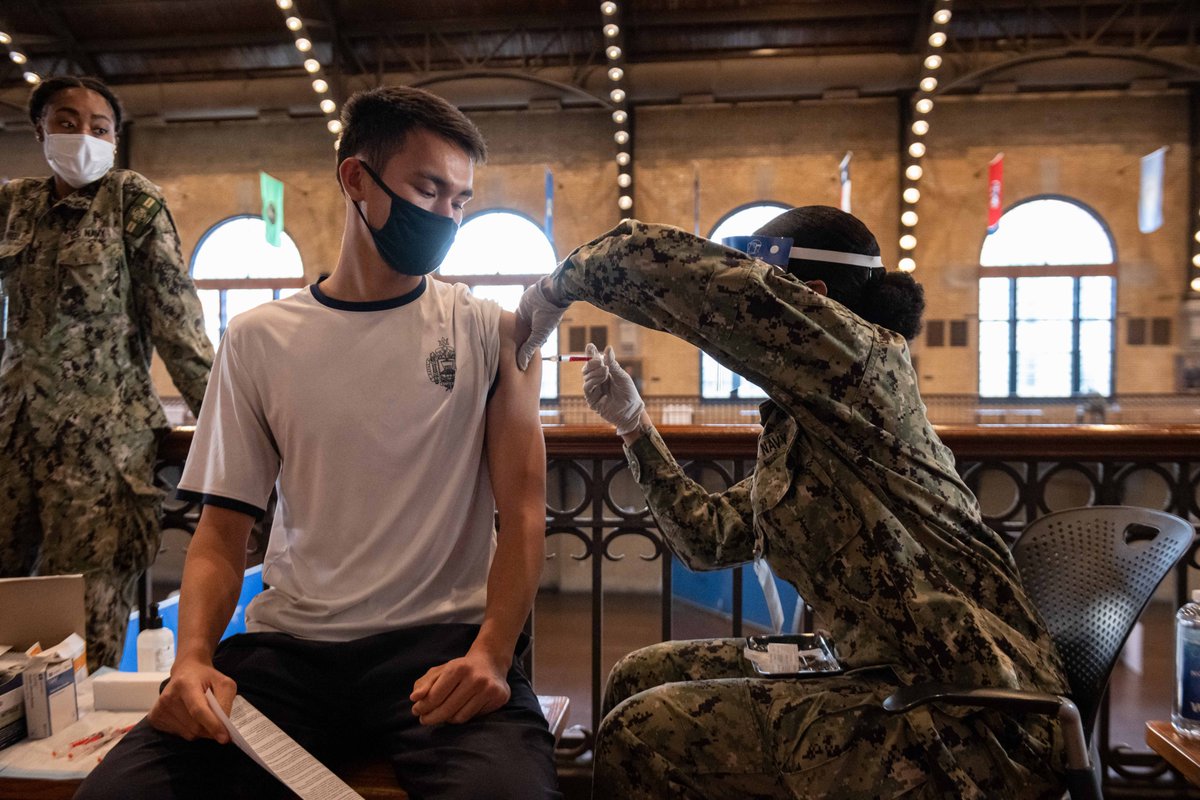 NavalAcademy's tweet photo. The first group of midshipmen received their initial dose of the #COVID19vaccine today! 💉

Vaccinating the midshipmen now will allow them to participate in summer training, beginning as early as May 15. 

#SinkCOVID https://t.co/SoFBzSWiH1