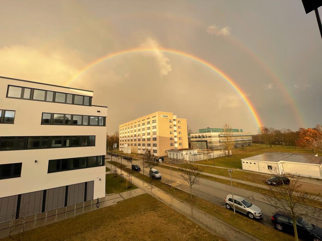 FranEmmerling's tweet photo. This is where I work @BAMResearch. Somewhere under the rainbow. Thanks you, Dr Martin Bode (BAM alumni, entrepreneur and neighbor ➡️ https://t.co/amClDdNQJk) for the picture! You 🪨! #Adlershof https://t.co/wrqobVCkx8