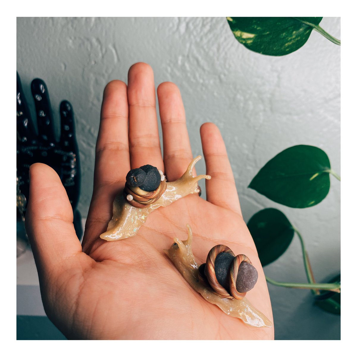 fres_lo's tweet photo. #crails #crystalsnails #gastropods #ancients #handmade #fresloca #snails #snailobsession #polymerclay #pearls #swarovski #imakesacredshit https://t.co/Gp2ZULOXxX