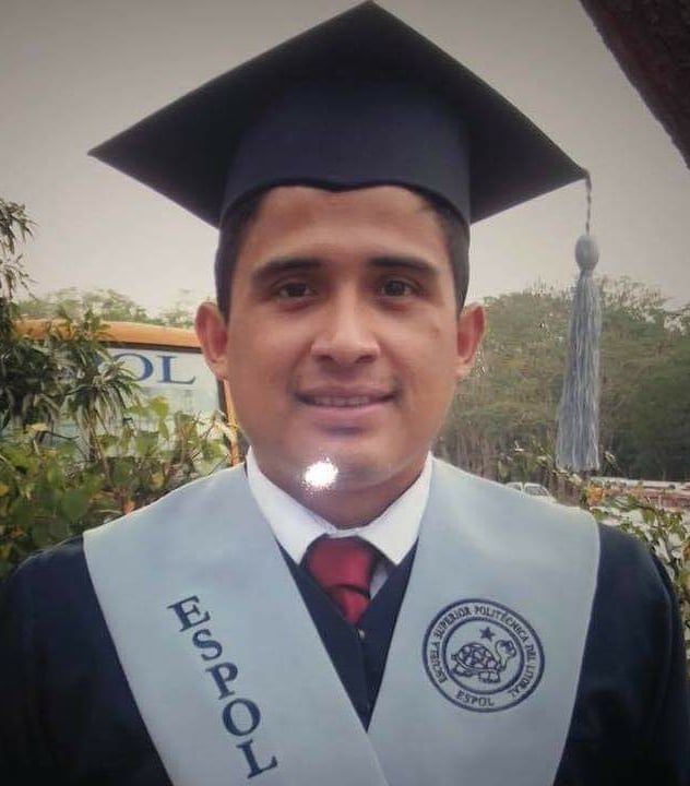 Mall sin cámaras en parqueadero. Bancos piden trámite con <a href="/FiscaliaEcuador/">Fiscalía Ecuador</a> para dar vídeos. <a href="/ECU911_/">ECU 911</a>  otro trámite. El tiempo pasa y puede marcar la diferencia para Alex <a href="/PoliciaEcuador/">Policía Ecuador</a> <a href="/eluniversocom/">El Universo</a> <a href="/EcuavisaInforma/">Ecuavisa Noticias</a> <a href="/teleamazonasec/">Teleamazonas</a> <a href="/el_telegrafo/">El Telégrafo Ecuador</a> <a href="/tctelevision/">TC Televisión</a>